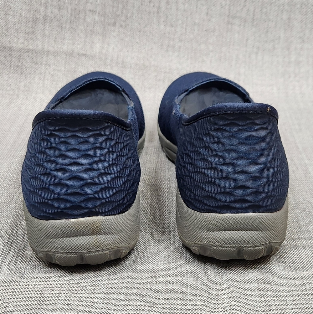 Skechers Slip-on Navy Blue Lightweight Walking Sneakers. 8 Women - Picture 5 of 10